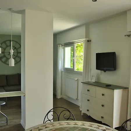 Charmete Экс-ле-Бен